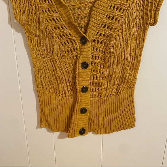 Md MUDD Sleeveless Button Up Sweater - Picture 3 of 8